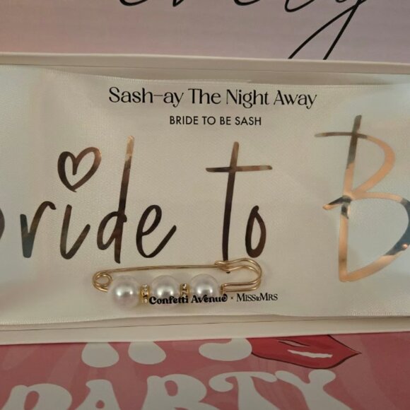 It's party time Miss to Mrs Bridal box. - Picture 9 of 12